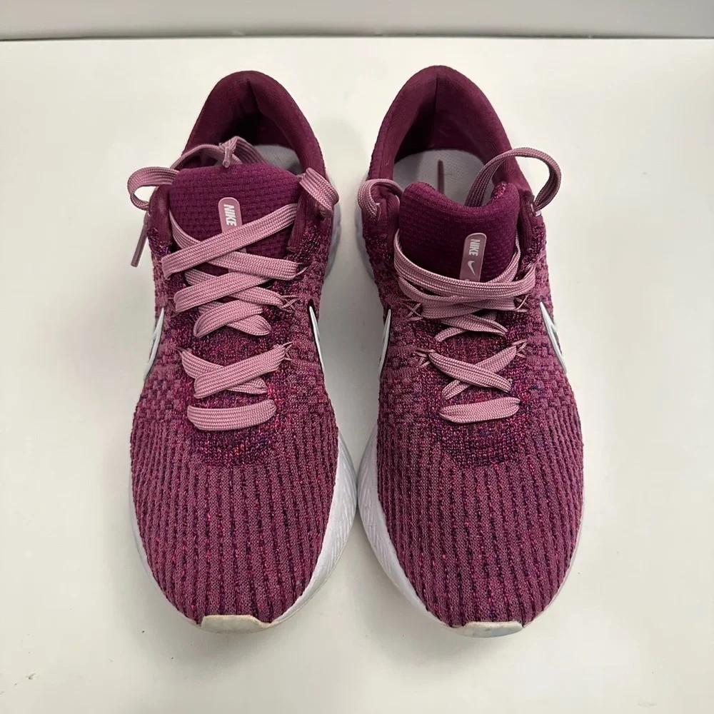 Nike Women's Size 9.5 React Infinity Run Flyknit 3 in Light Bordeaux & Pink